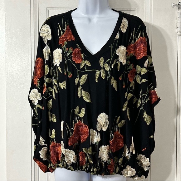 Anthropologie AKEMI + KIN Allora Size XS/S Floral Embroidered Oversized Top - Picture 3 of 11